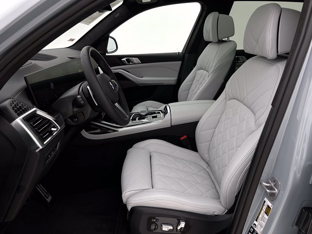 Certified 2027 BMW X7 xDrive40i w/ M Sport Package AWD/4WD image 11
