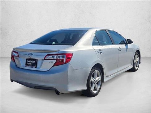 Used 2013 Toyota Camry SE FWD image 5