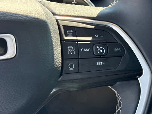 Used 2023 Jeep Grand Cherokee L Laredo RWD image 22