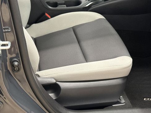 Used 2026 Toyota Corolla LE FWD image 32