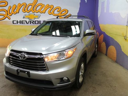 Used 2016 Toyota Highlander Limited AWD/4WD image 4