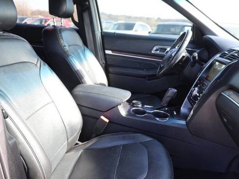 Used 2017 Ford Explorer Limited image 15