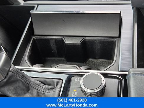 Used 2023 Toyota Tundra Platinum AWD/4WD image 30