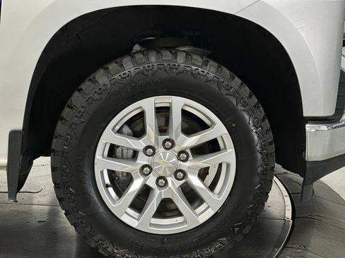 Used 2022 Chevrolet Silverado 1500 LT w/ Z71 Off-Road Package AWD/4WD image 27