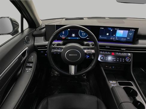 Used 2025 Hyundai Sonata Limited image 13