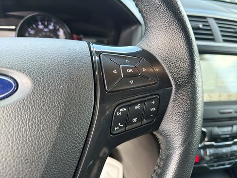 Used 2018 Ford Explorer XLT w/ Equipment Group 202A image 22