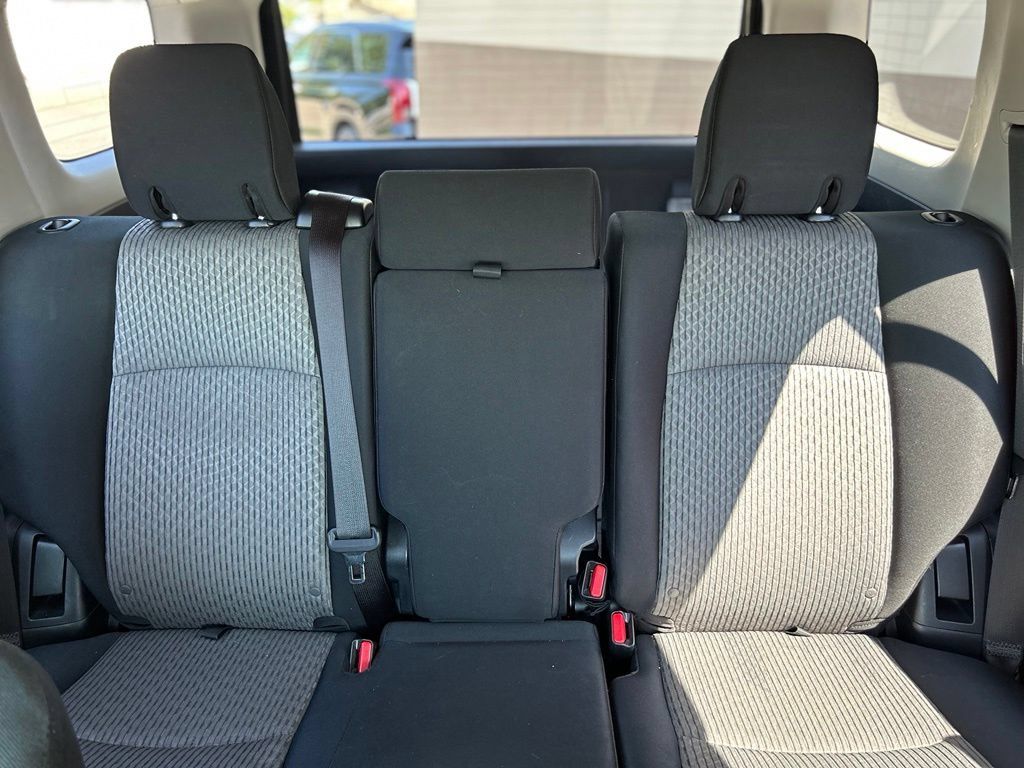 Used 2019 Toyota 4Runner SR5 AWD/4WD image 27