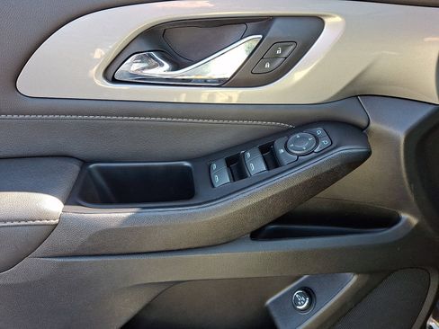 Used 2023 Chevrolet Traverse LT AWD/4WD image 14