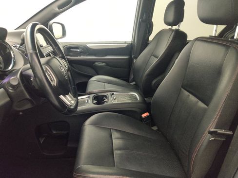 Used 2018 Dodge Grand Caravan GT FWD image 17