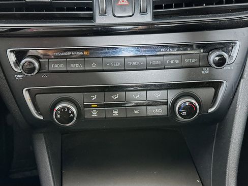 Used 2020 Kia Optima LX image 23