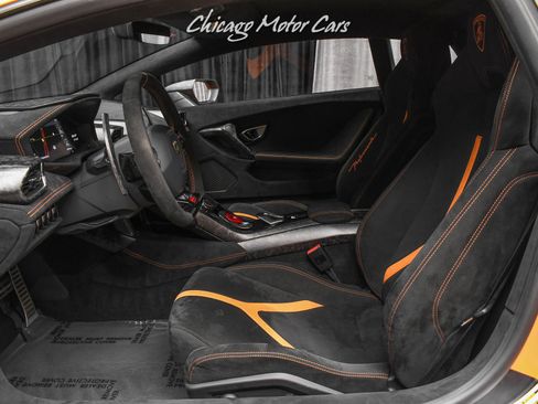 Used 2018 Lamborghini Huracan Performante image 21
