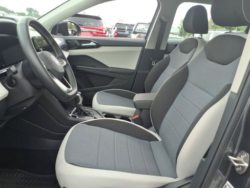 Certified 2025 Volkswagen Taos S AWD/4WD image 18