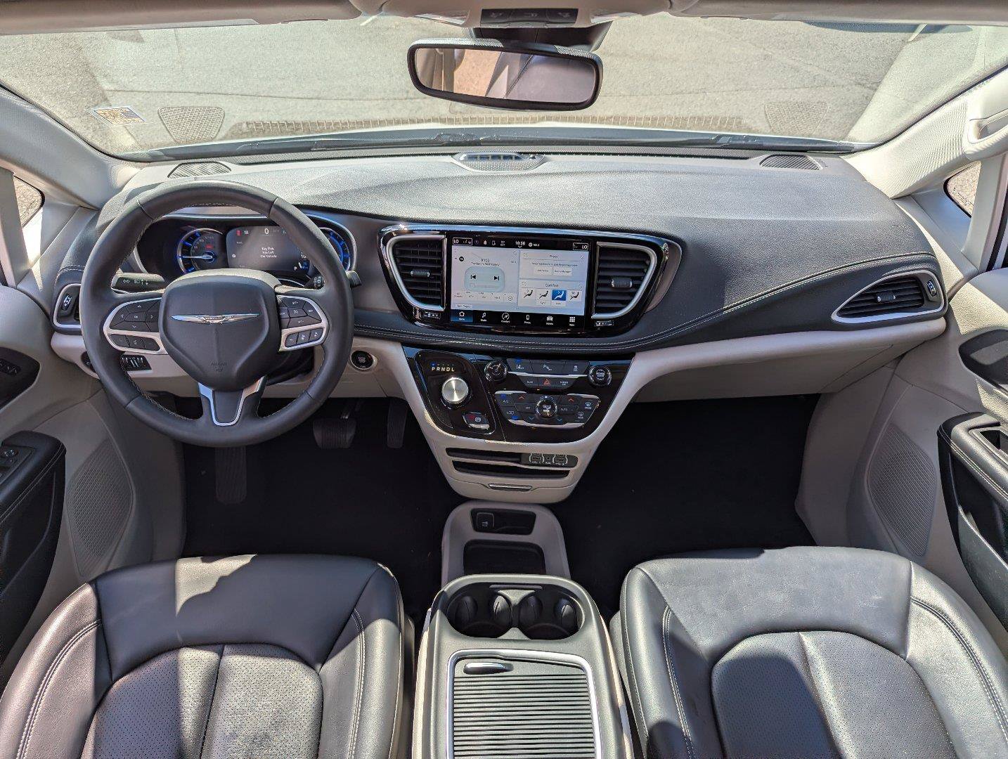 Used 2023 Chrysler Pacifica Touring-L FWD image 24