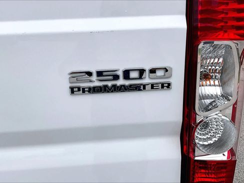 Used 2025 RAM ProMaster 2500 w/ Convenience Group FWD image 10