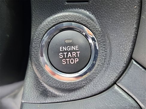 Used 2022 Subaru Outback Limited image 21