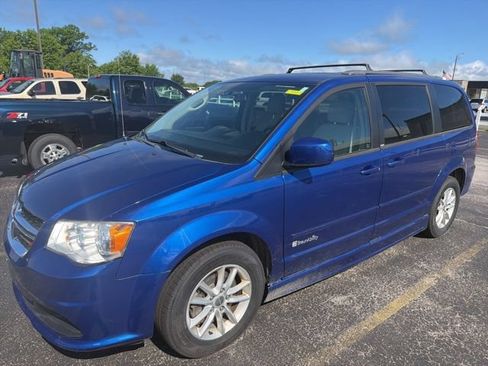 Used 2013 Dodge Grand Caravan SXT FWD image 3