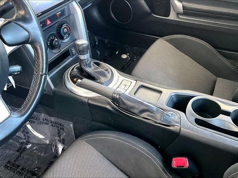 Used 2017 Toyota 86 RWD image 17