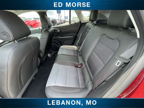 Certified 2025 Chevrolet Trax LT w/ LT Convenience Package FWD image 22