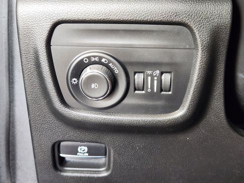 Used 2023 Jeep Grand Cherokee L Limited image 23