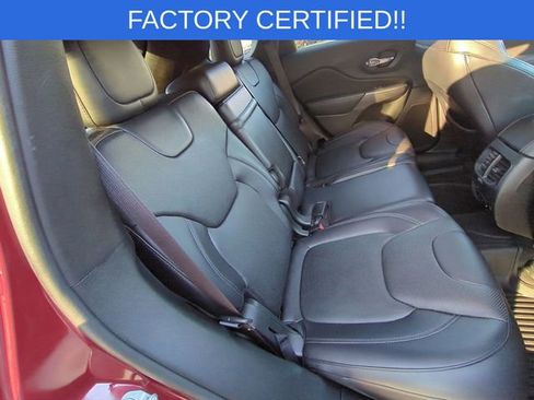 Certified 2019 Jeep Cherokee Overland image 37