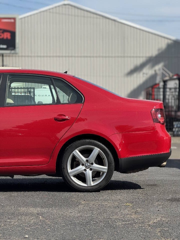 Used 2010 Volkswagen Jetta Limited Edition FWD image 18
