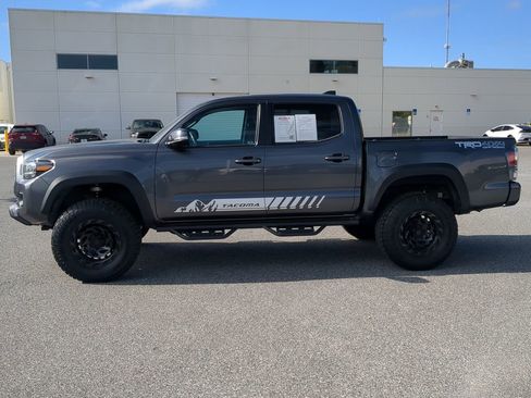 Used 2023 Toyota Tacoma TRD Off-Road image 16