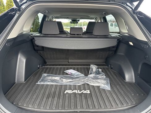 Certified 2025 Toyota RAV4 XLE image 40