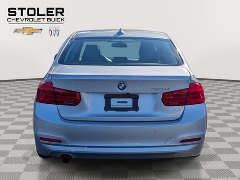 Used 2017 BMW 320i Sedan image 4