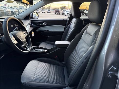 New 2026 Chevrolet Trax LT w/ Driver Confidence Package image 24
