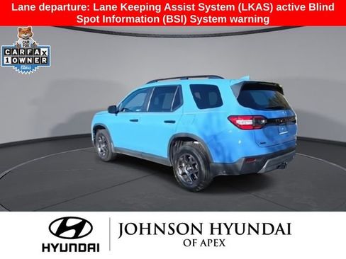 Used 2025 Honda Pilot TrailSport image 7