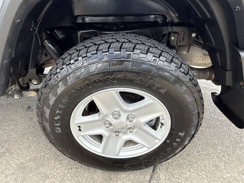 Used 2020 Jeep Gladiator Sport w/ Quick Order Package 24S AWD/4WD image 14