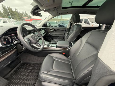 Used 2023 Audi Q8 Prestige AWD/4WD image 5