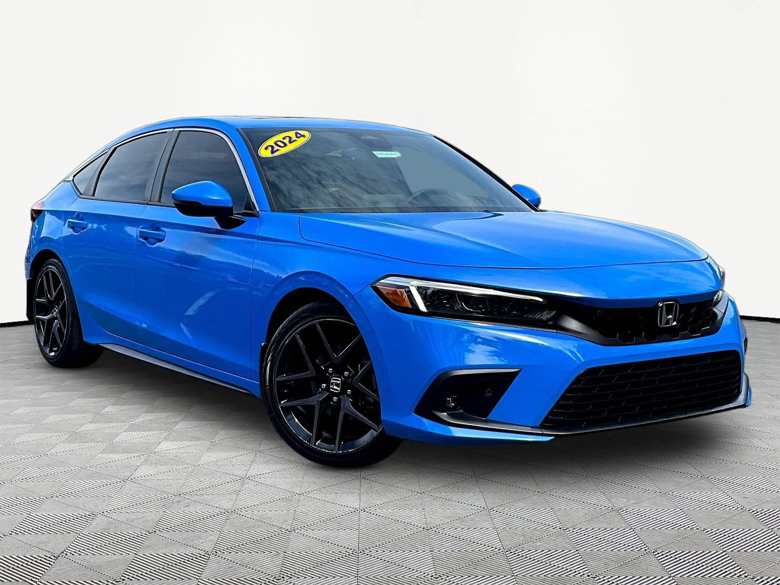 Used 2024 Honda Civic Sport Touring image 3