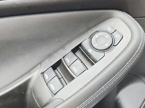 Used 2023 Buick Encore GX Select AWD/4WD image 32