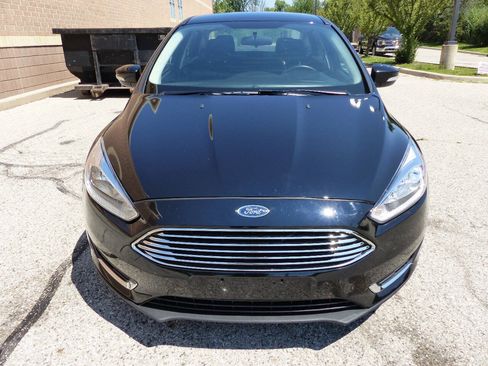 Used 2016 Ford Focus SE w/ SE Cold Weather Package FWD image 14