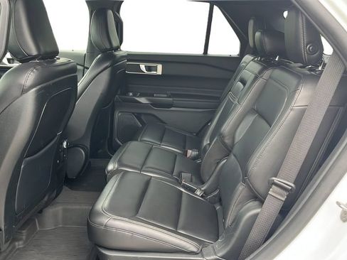 Used 2020 Ford Explorer XLT w/ Equipment Group 202A AWD/4WD image 19
