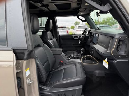 New 2026 Ford Bronco Badlands w/ Sasquatch Package AWD/4WD image 14