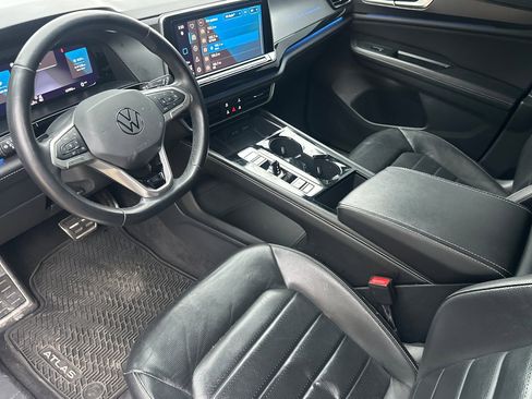 Used 2024 Volkswagen Atlas Cross Sport SEL R-Line image 10