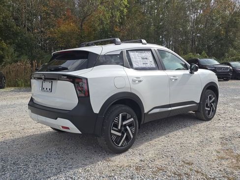 New 2026 Nissan Kicks SV w/ Cold Weather Package FWD image 8