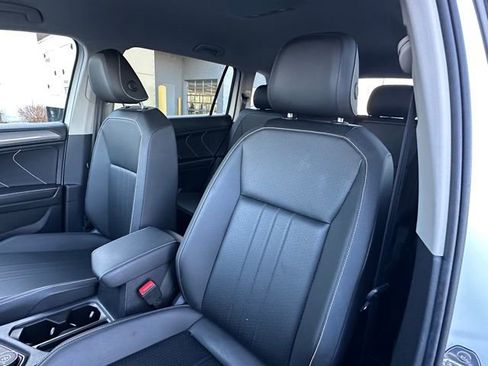 Used 2023 Volkswagen Tiguan SE image 25