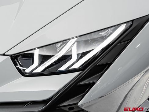Used 2023 Lamborghini Huracan Tecnica image 13