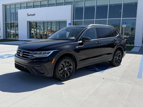 Used 2024 Volkswagen Tiguan SE image 7