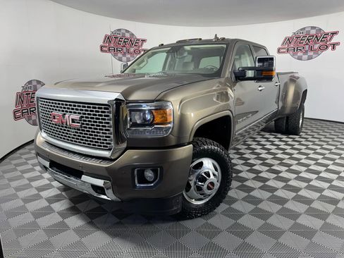 Used 2015 GMC Sierra 3500 Denali image 1