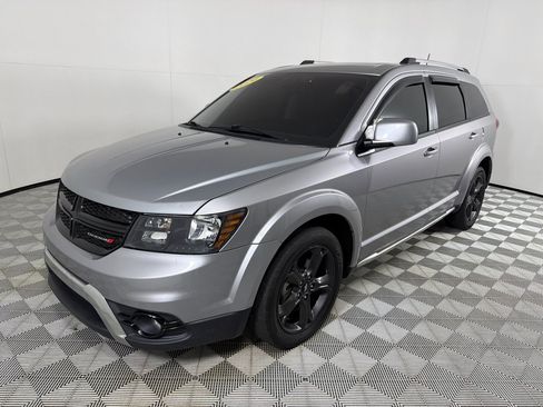 Used 2020 Dodge Journey Crossroad w/ Popular Equipment Group FWD image 9