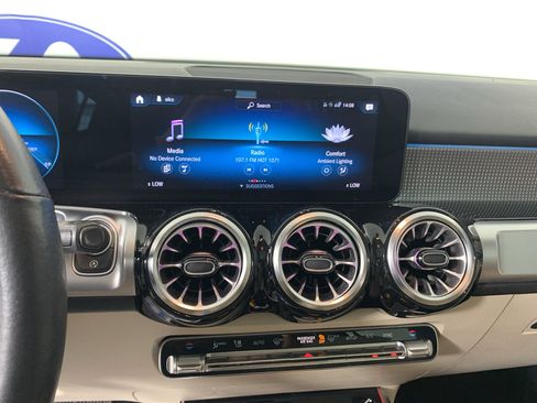 Used 2022 Mercedes-Benz GLB 250 4MATIC w/ Premium Package Lite image 26