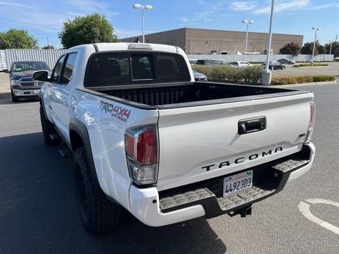 Used 2021 Toyota Tacoma TRD Off-Road w/ Technology Package AWD/4WD image 5