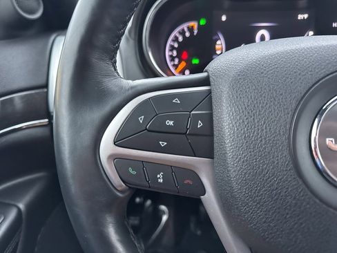 Used 2018 Jeep Grand Cherokee Limited image 11