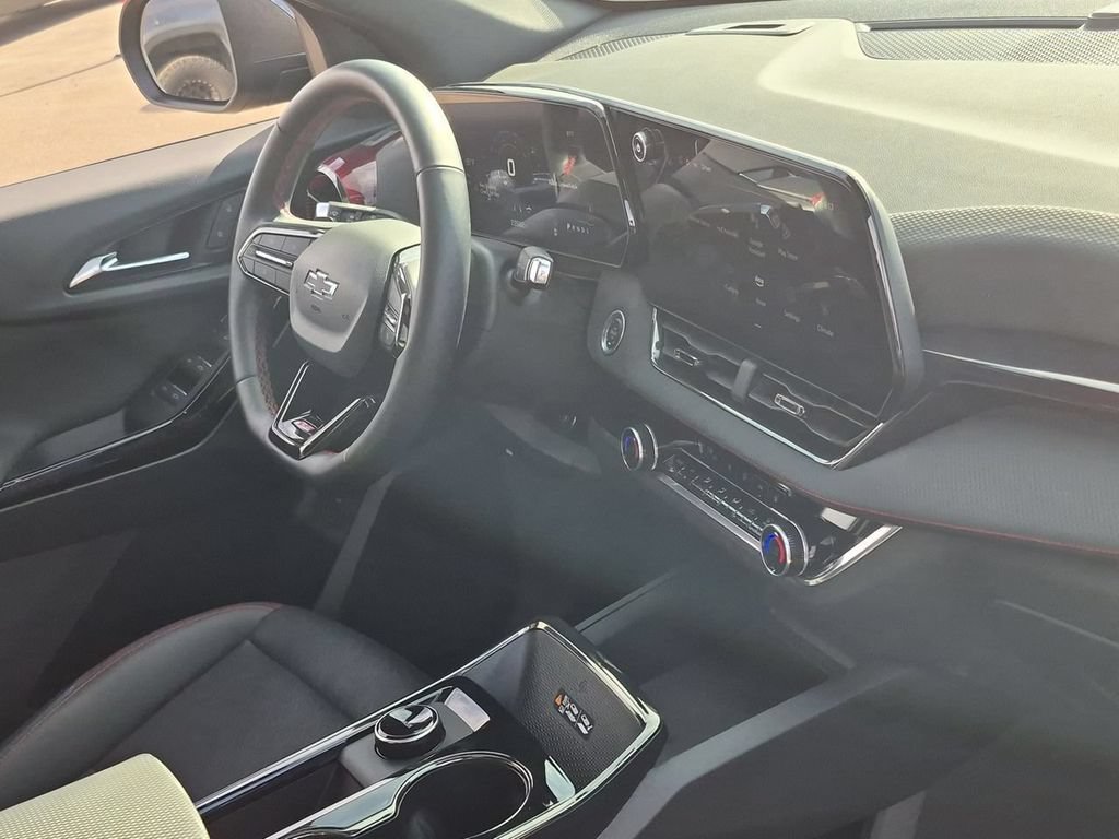 Used 2025 Chevrolet Equinox RS w/ Safety and Technology Package FWD image 30