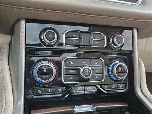 Used 2022 GMC Yukon Denali w/ Denali Premium Package AWD/4WD image 28