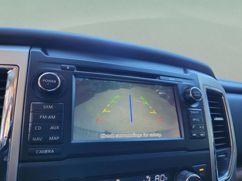 Used 2017 Nissan Titan SL image 24